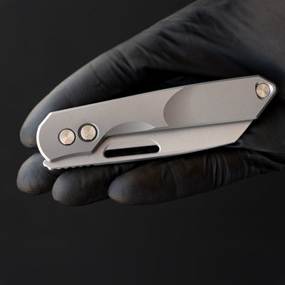 Nacelle Folding Knife