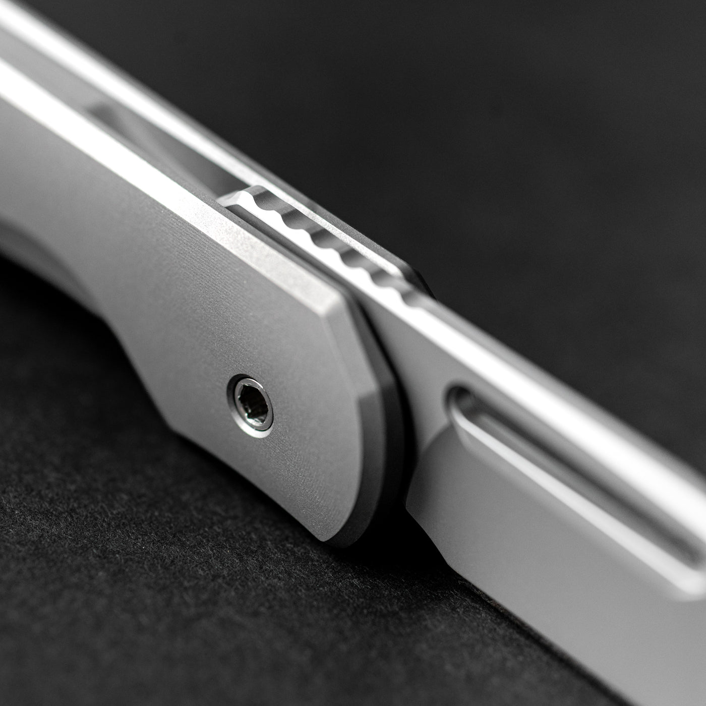 Nacelle Folding Knife