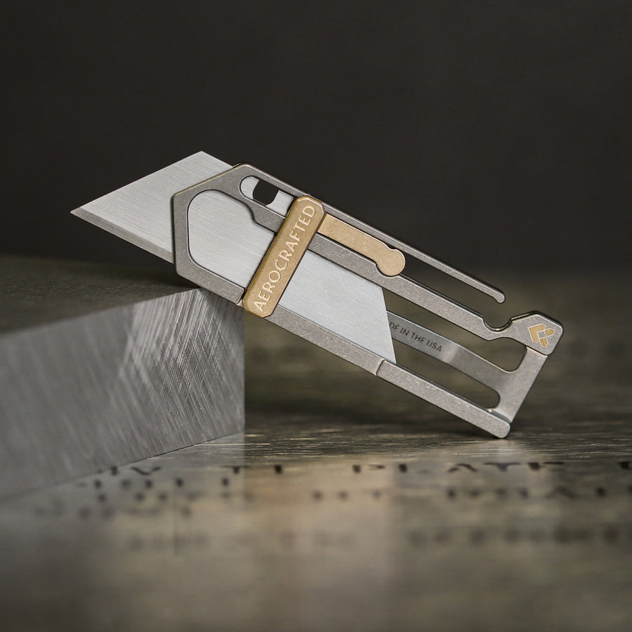 everyday carry titanium utility knife designed by aerospace engineers at aerocrafted