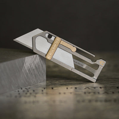 everyday carry titanium utility knife designed by aerospace engineers at aerocrafted