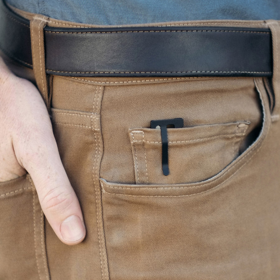 EDC utility knife with the best pocket clip to fit in your pocket #material_black-aluminum-ultem